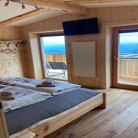 New Holiday Home On The Alm With Terrace And Balcony Zellberg ภายนอก รูปภาพ